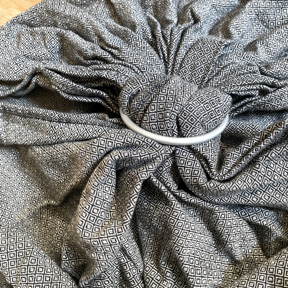 Girasol Graphite Diamond Ring Sling